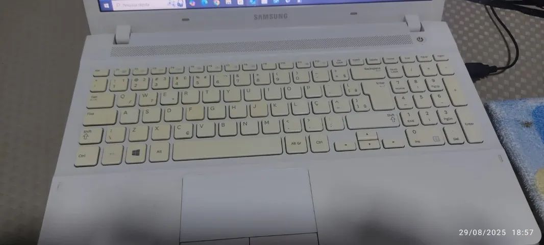 Notbook ATIV Book2 NP270E5G-KD2BR - Usado 