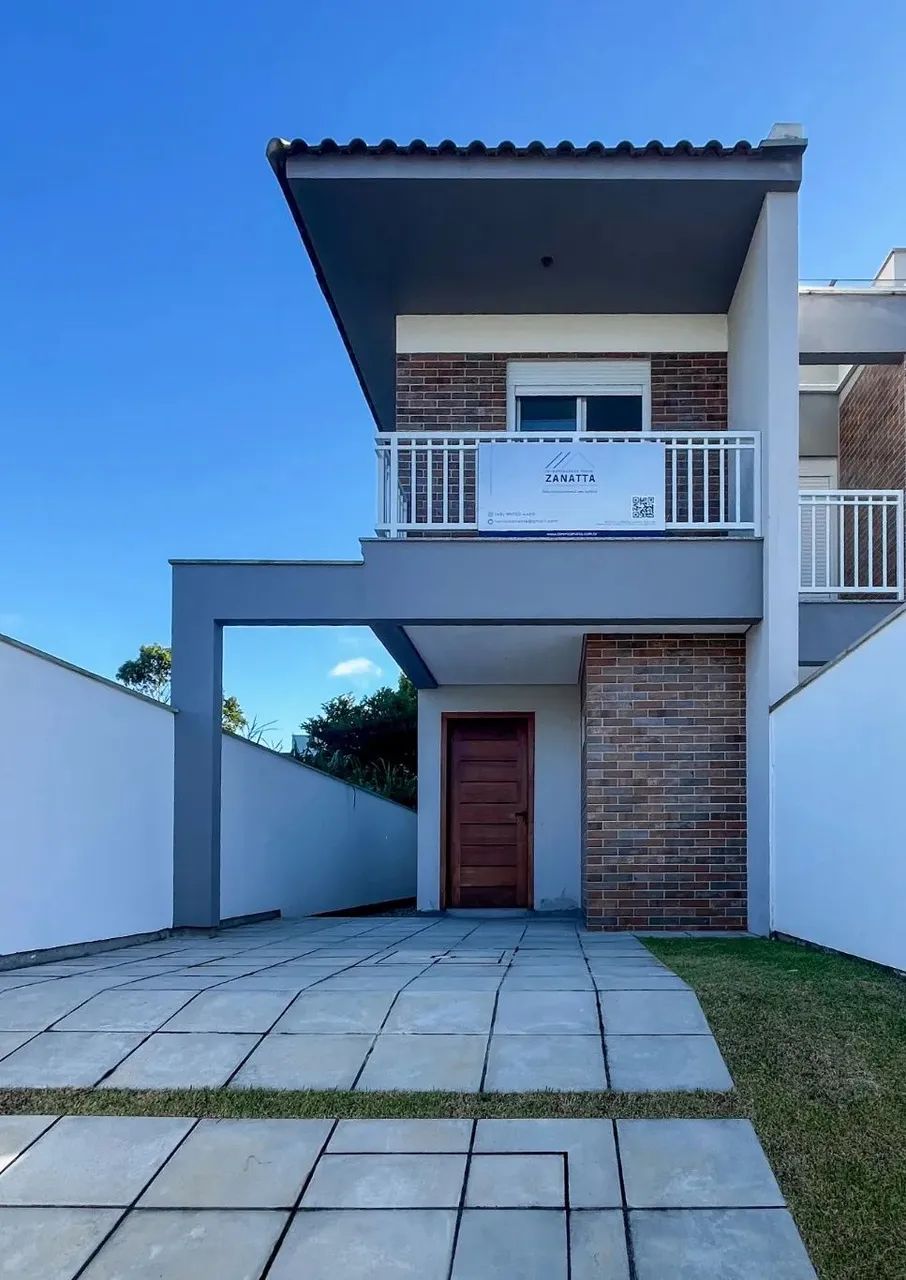 Casa nova de 3 dormitórios no campeche a 200m do mar e com vista para os morros