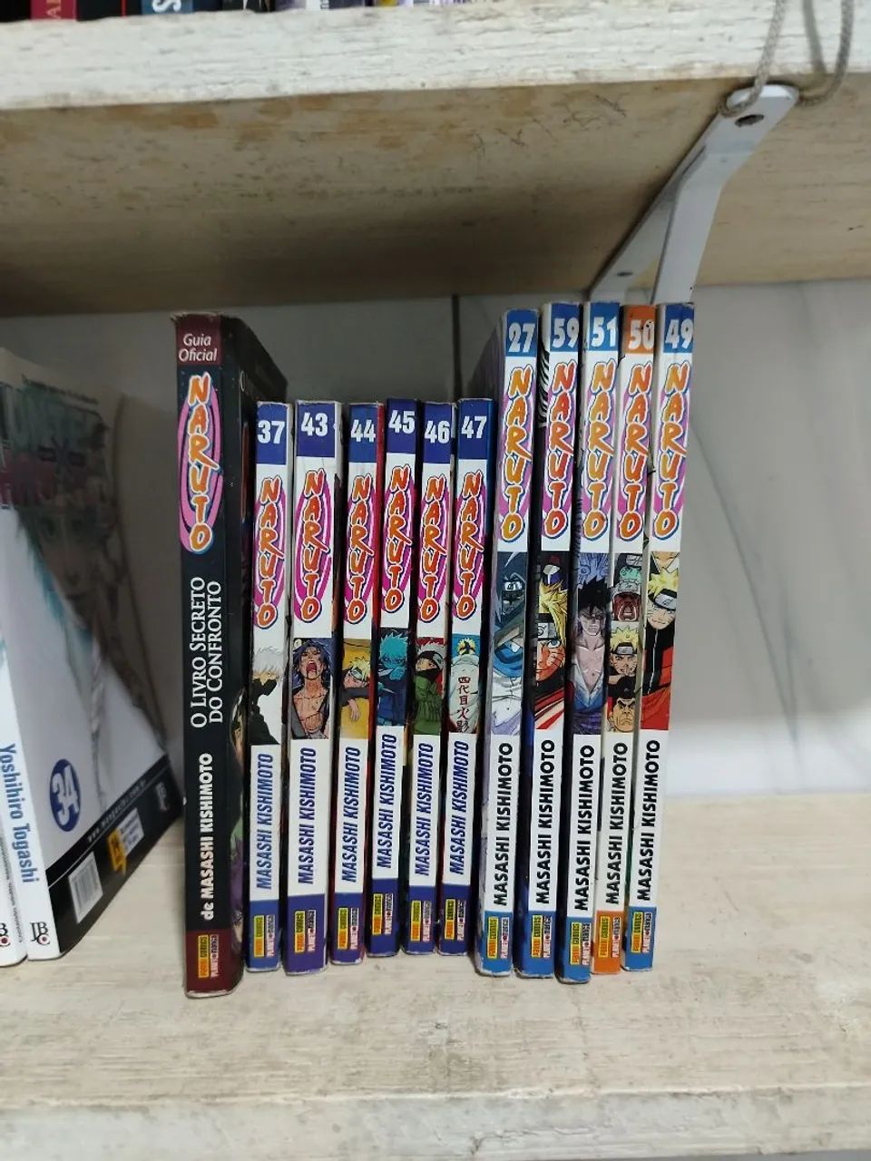 COLEÇÃO Naruto - São 12 Volumes - 11 mangás e 1 guia oficial de personagens 