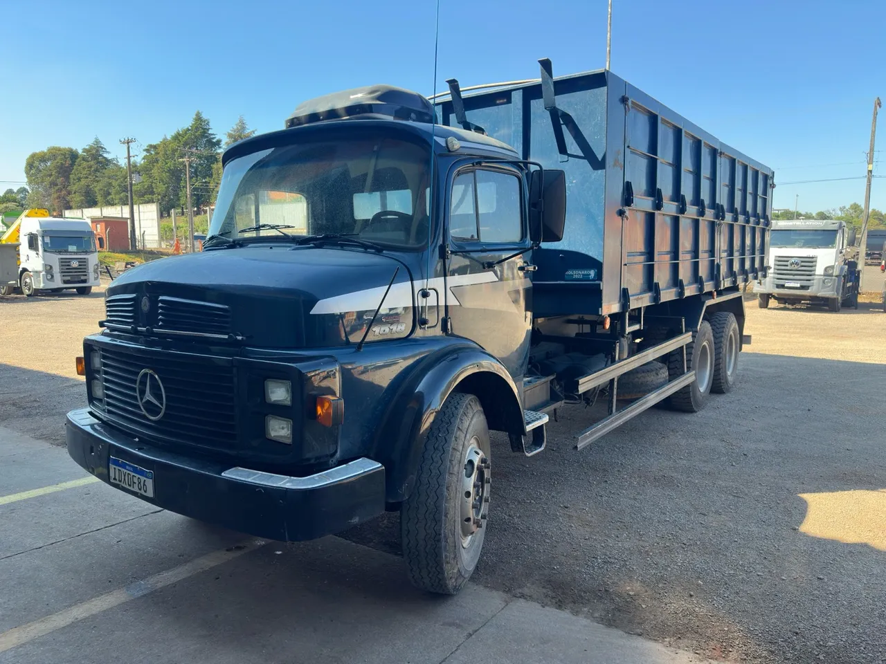 MB 1518 truck caçamba 