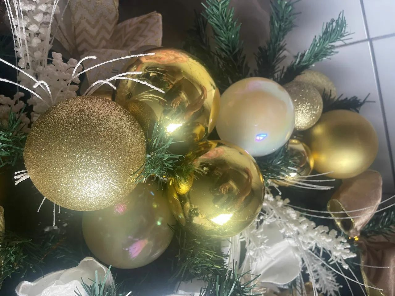 Arvore Natal 1,80cm com decorações e Noel Dourados - Foto 5