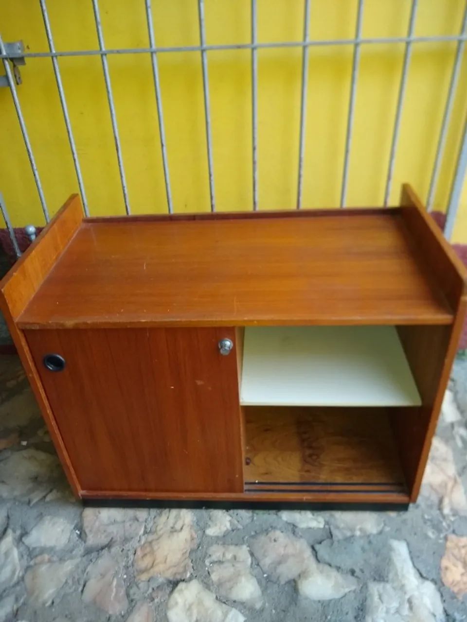 Armário de madeira. - Foto 2