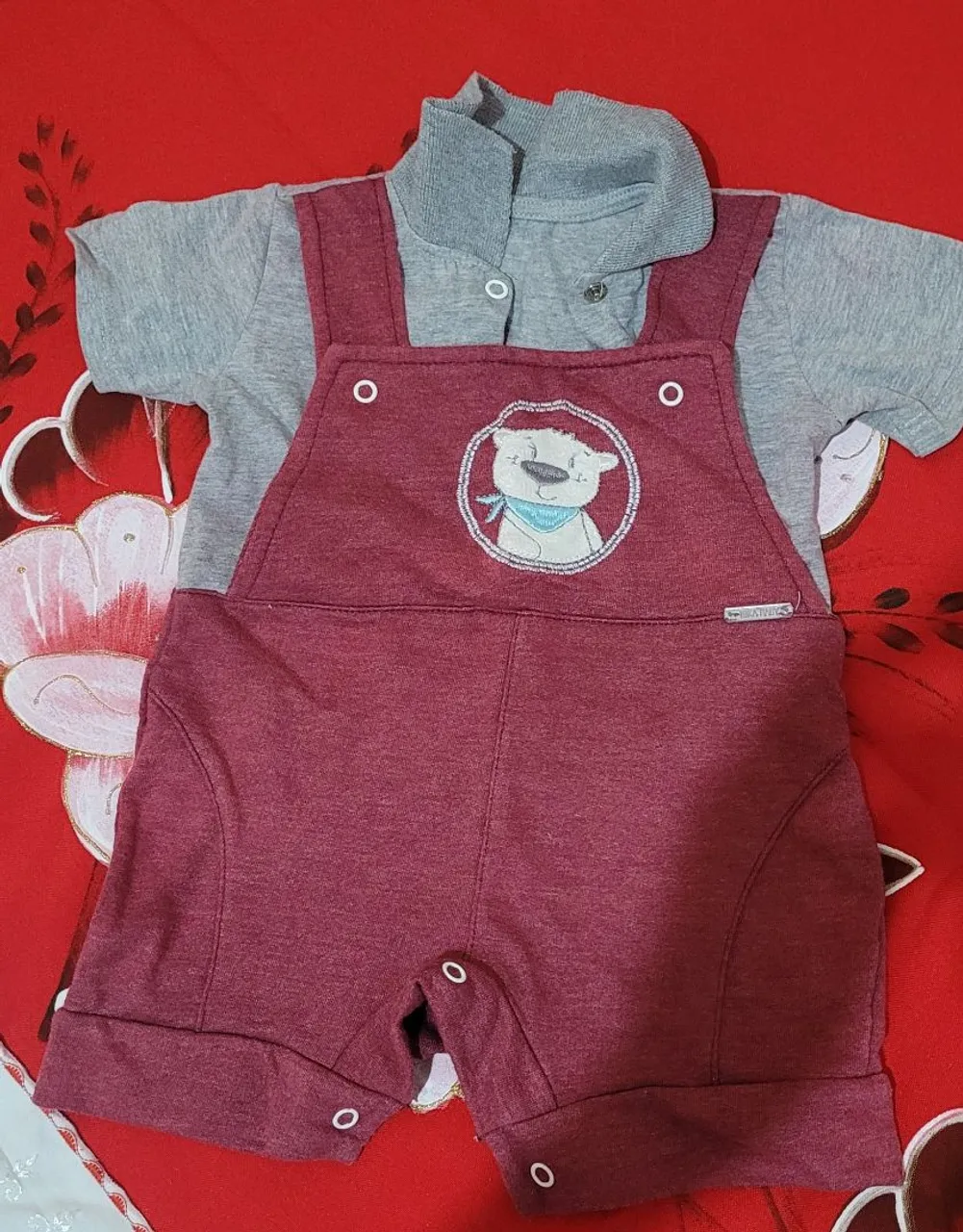 Lote de roupa infantil por 80$