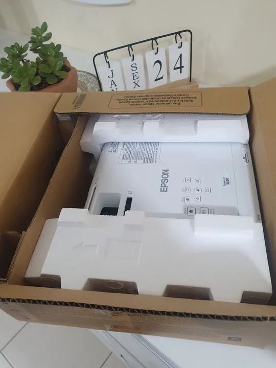 Projetor Epson PowerLite W49  - Foto 2