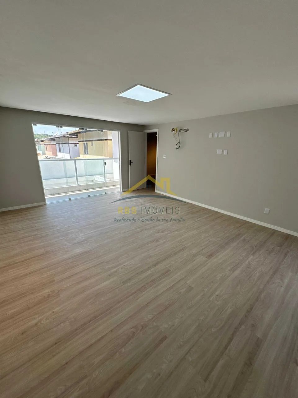 Lisboa Sol - Estrada do coco Abrantes Cond Casa grande Duplex 4 suítes 230m² 795 mil - Foto 2