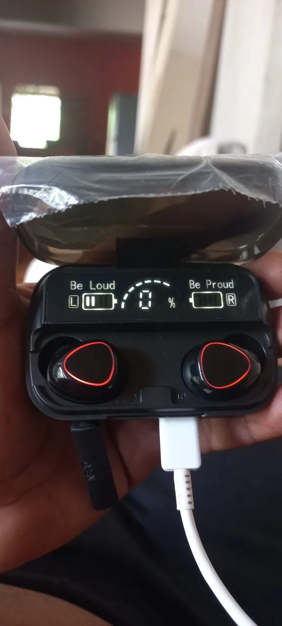 Fone de ouvido TWS Bluetooth com estojo carregador