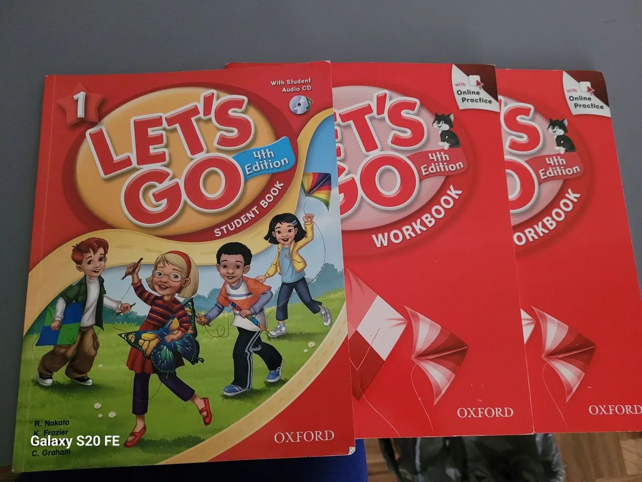 Livros inglês let's go