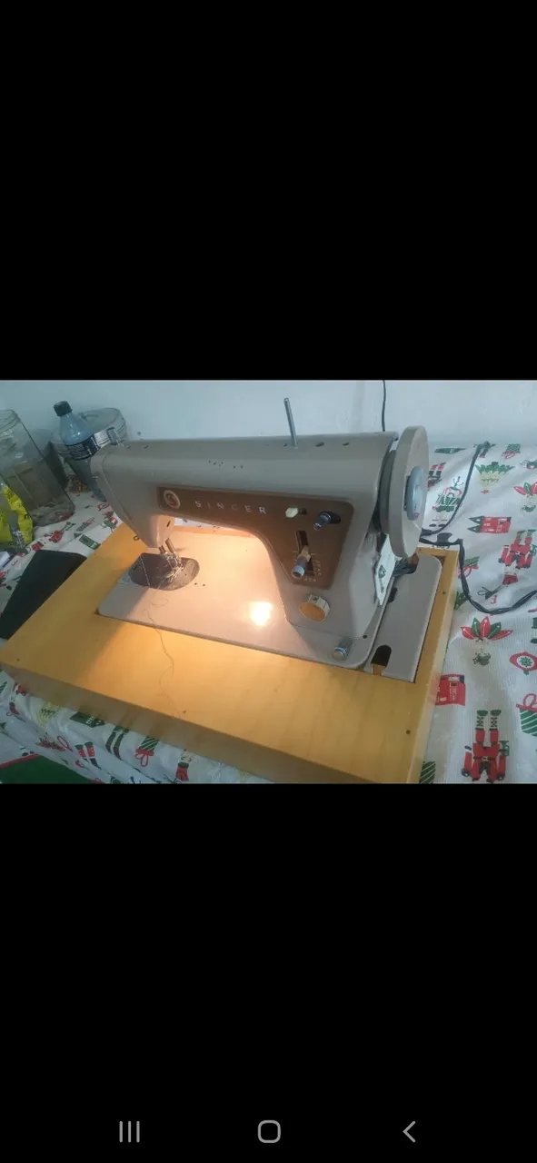 Máquina De Costura Singer