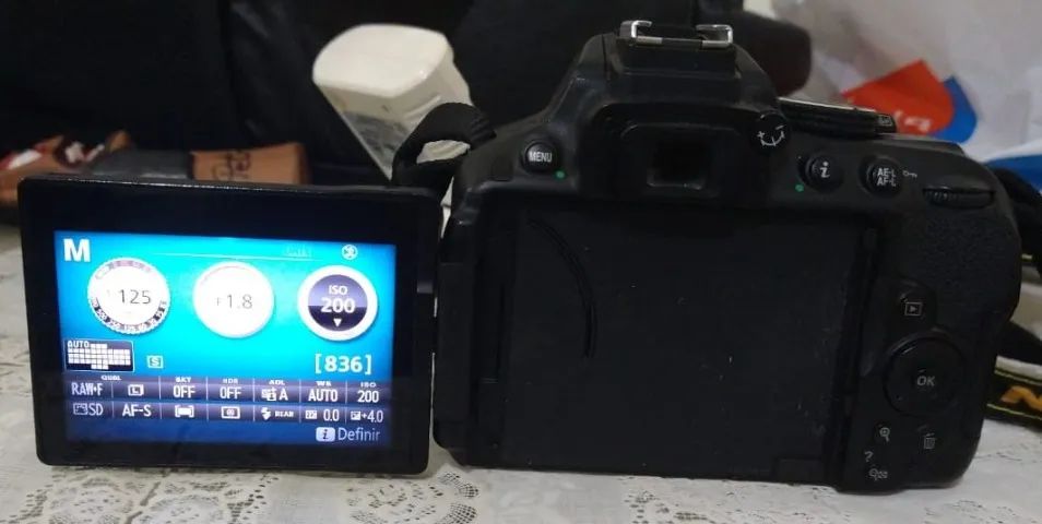CAMERA NIKON D5300  PEFEITO ESTADO DE CONSERVAÇÃO  COM LENTE 18-55  - Foto 6