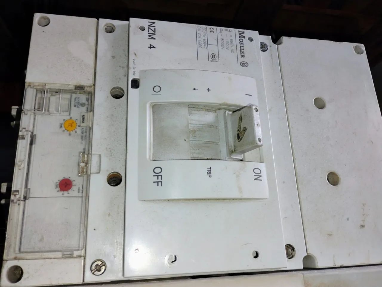 Disjuntor NZM 4 Moeller 800A  - Foto 3