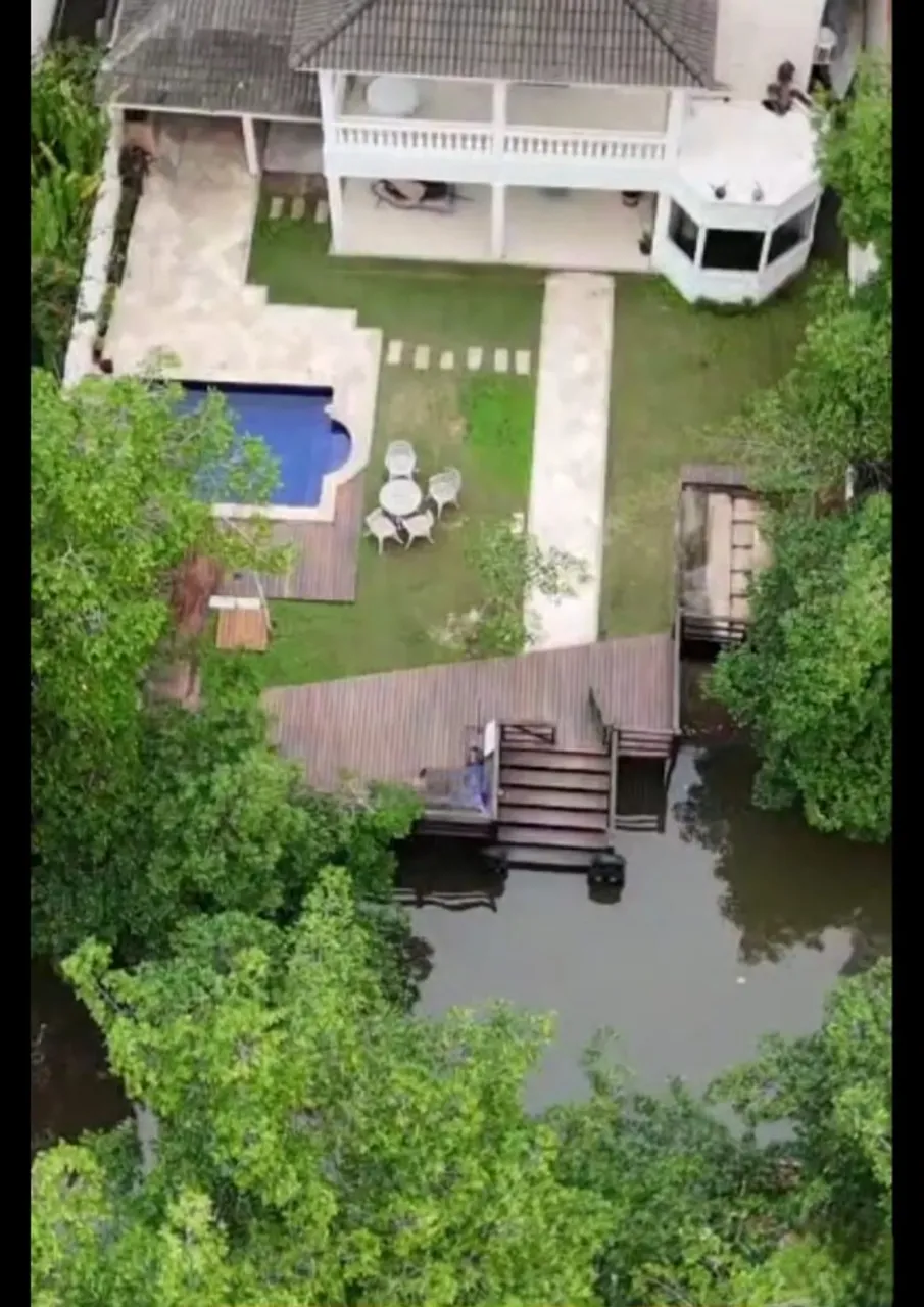 Casa com piscina próxima ao metrô Jardim Oceânico - Barra da Tijuca