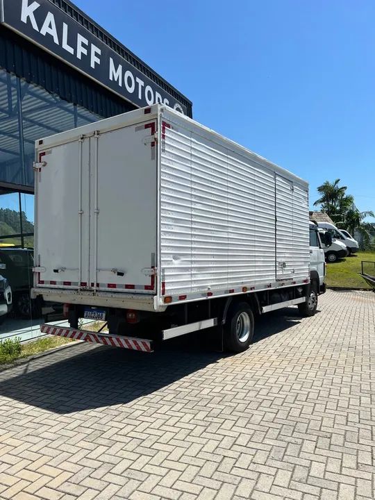 VW 10-160 Delivery 2017 Baú - Foto 2