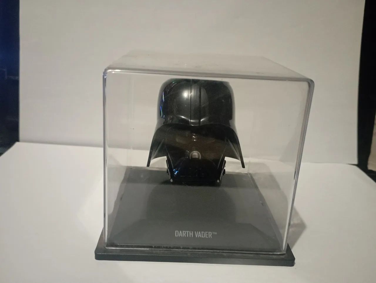 Capacete Darth Vader planeta de agostine - Foto 3