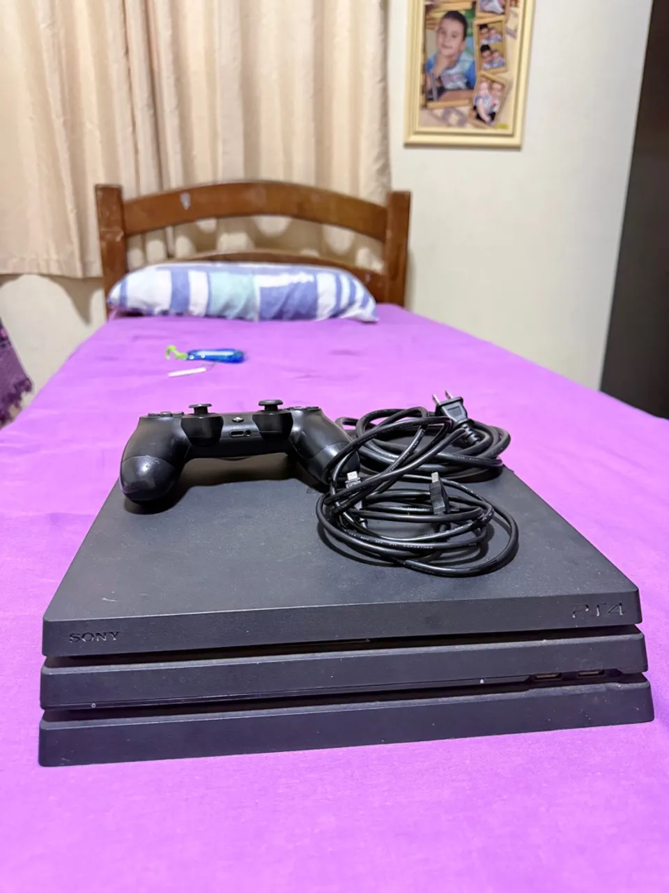 Playstation 4 Pro , bastante conservado