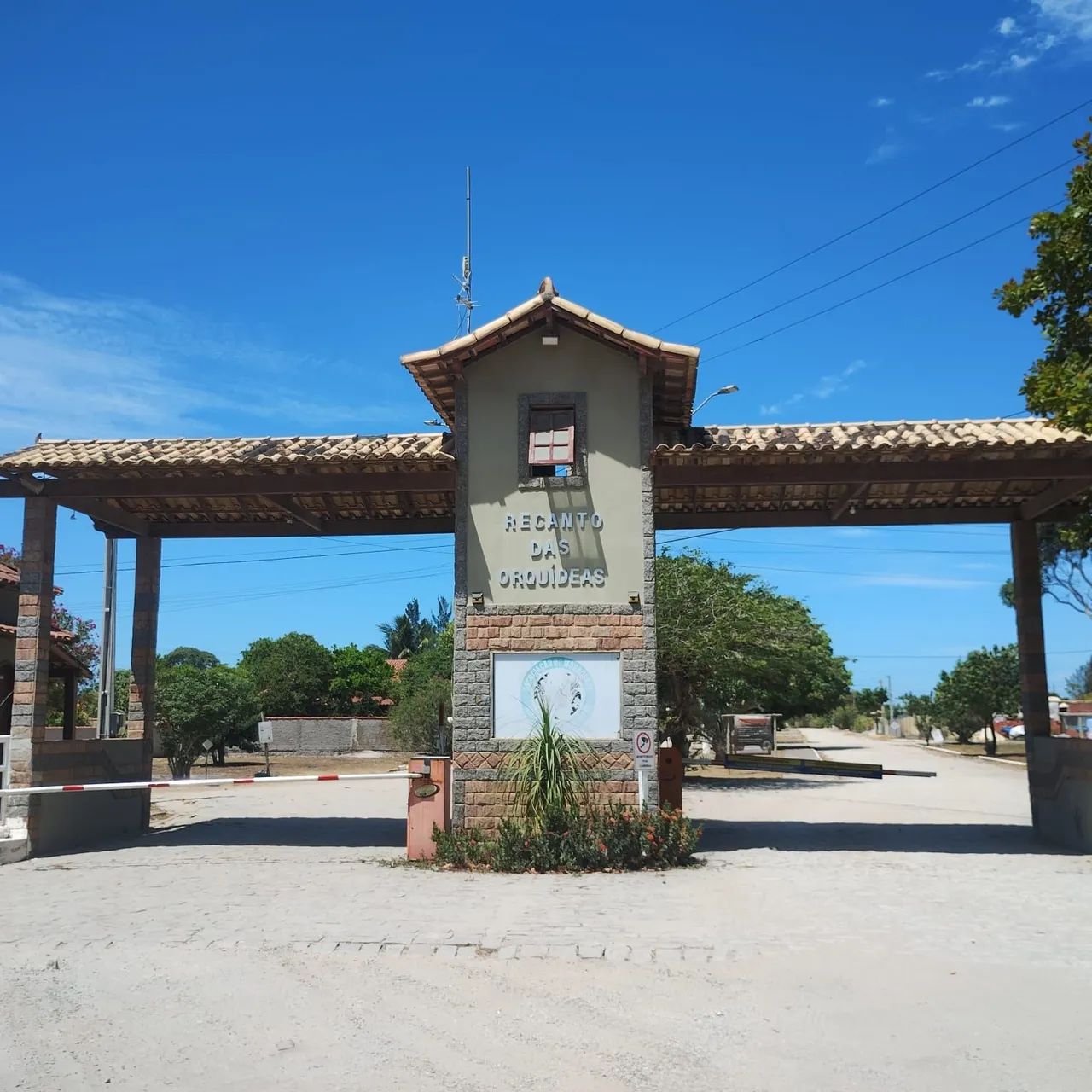 Temporadas em Arraial do Cabo nos Condomimio Recanto das Orquídeas ou Villagio Valtellina 