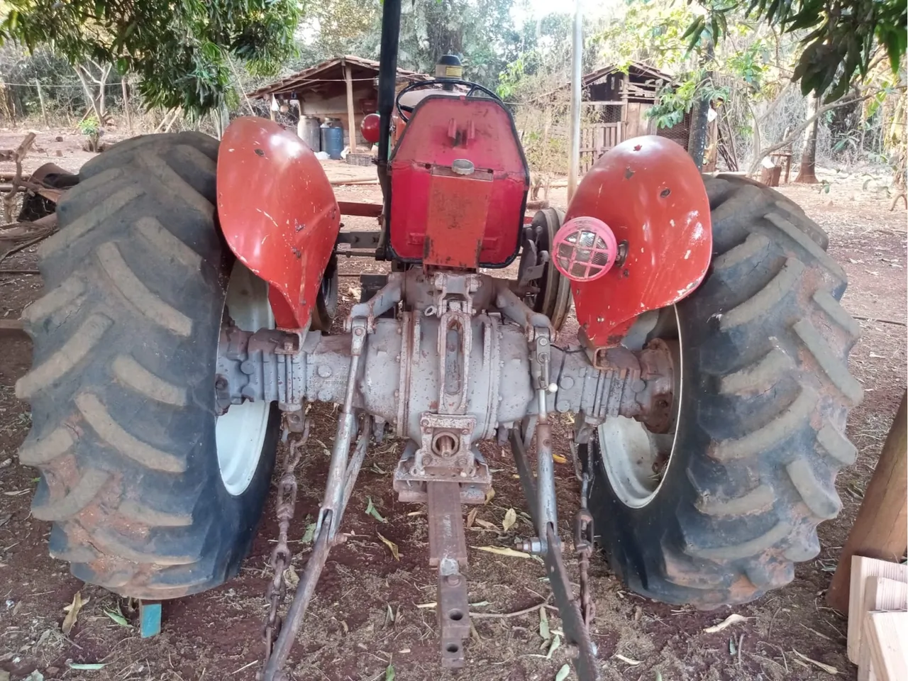 Trator MF 65x, ano 1974.