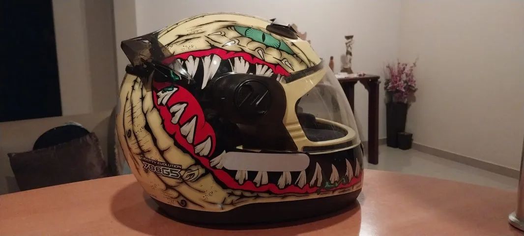 Capacete