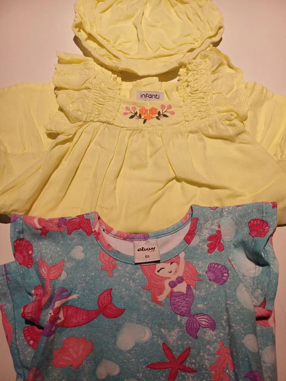 Um Vestido Infantil Elian e Um Vestido Infanti - Tamanhos 01 e P