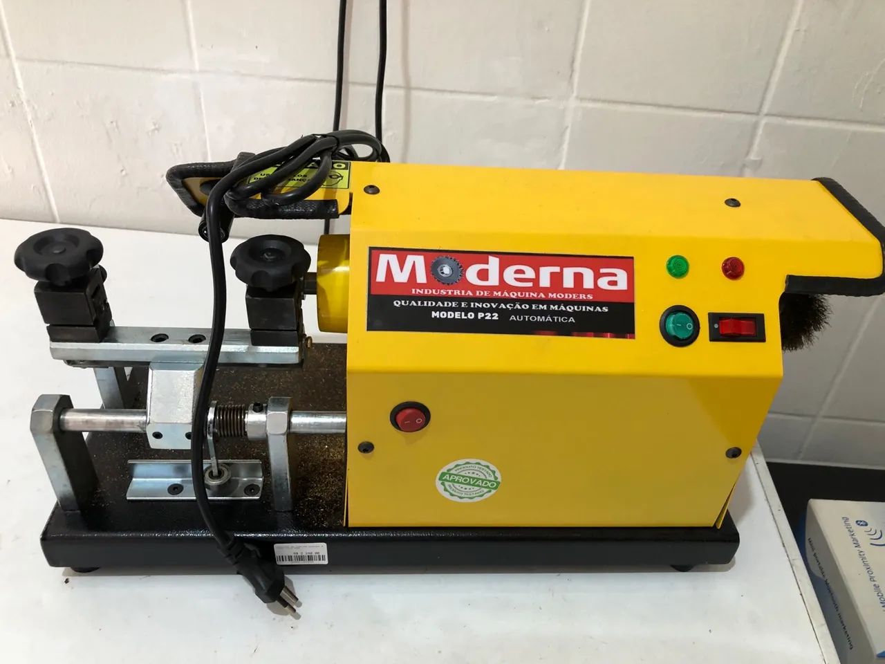 Máquina de Copiar Chave Moderna P22 Automática