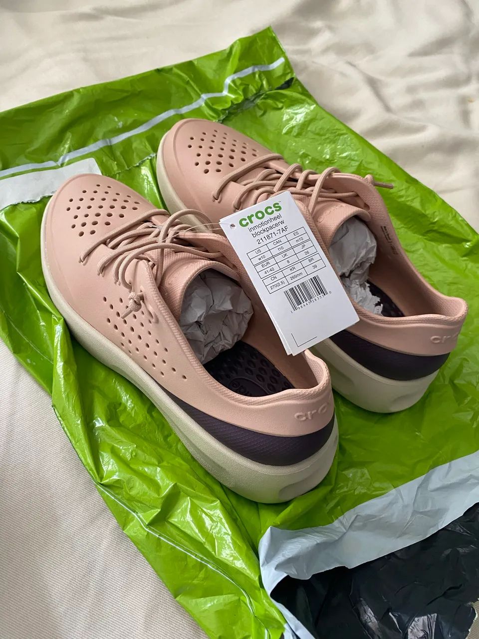 TÊNIS CROCS NOVO - Foto 5