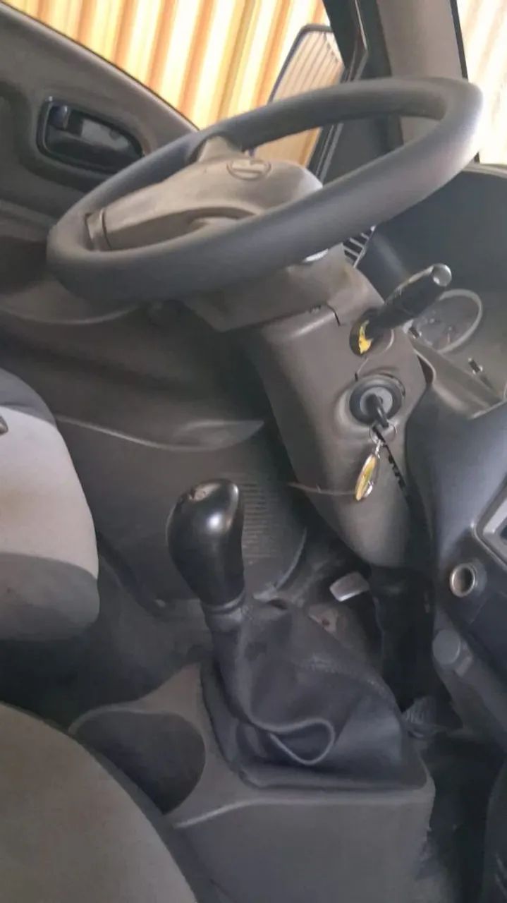 HR 2.5 baú 4 pneus novos, documento ok - Foto 8