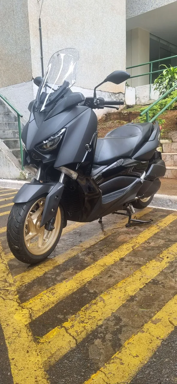 Xmax impecável