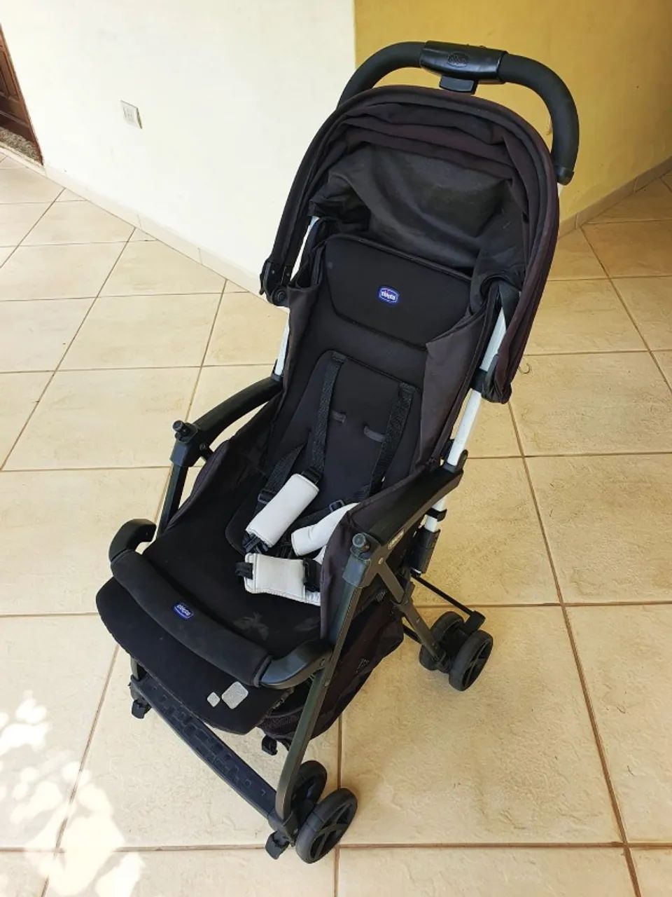 Carrinho de Bebê Chicco - Leve, Prático e em Bom Estado! - Foto 5