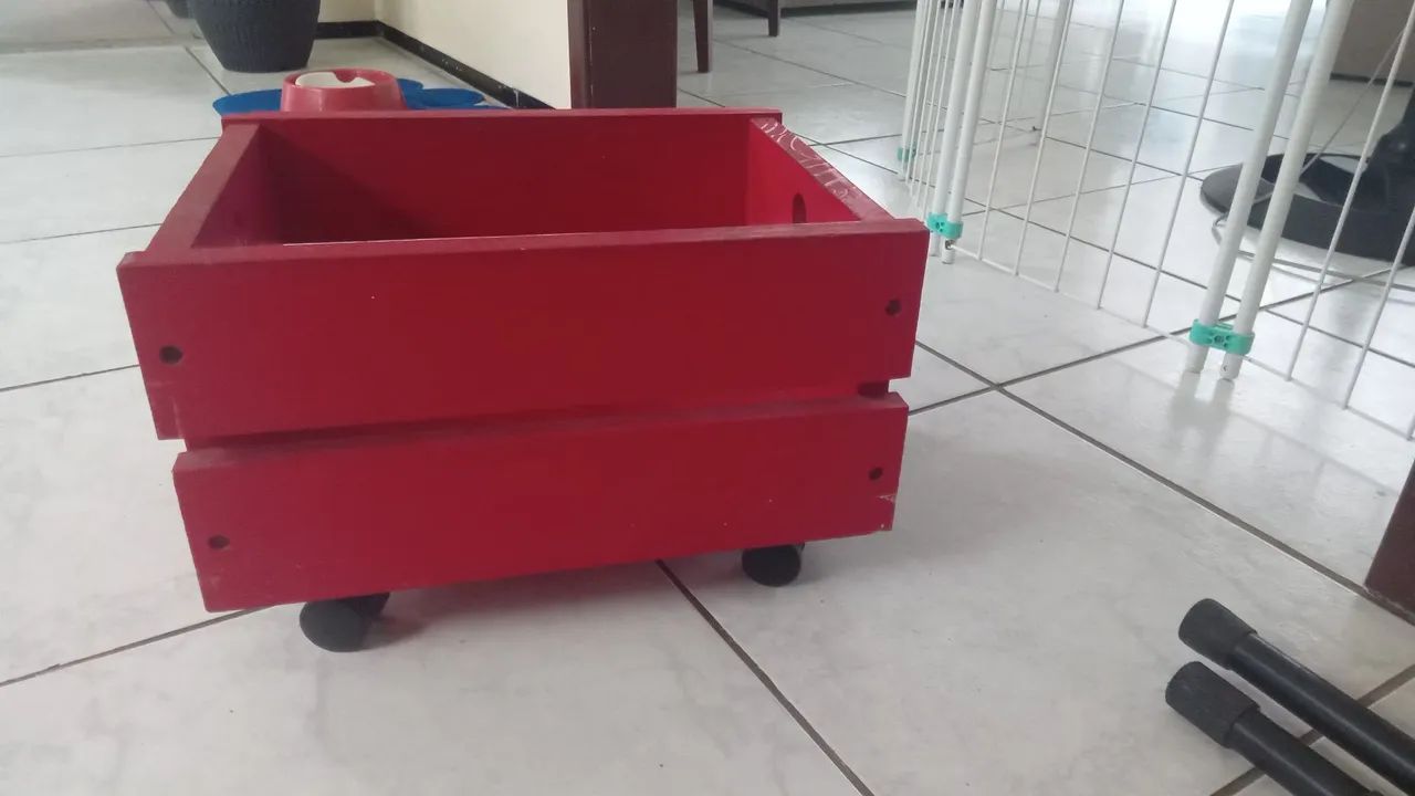 Caixa madeira organizadora brinquedos com rodizios - Foto 2