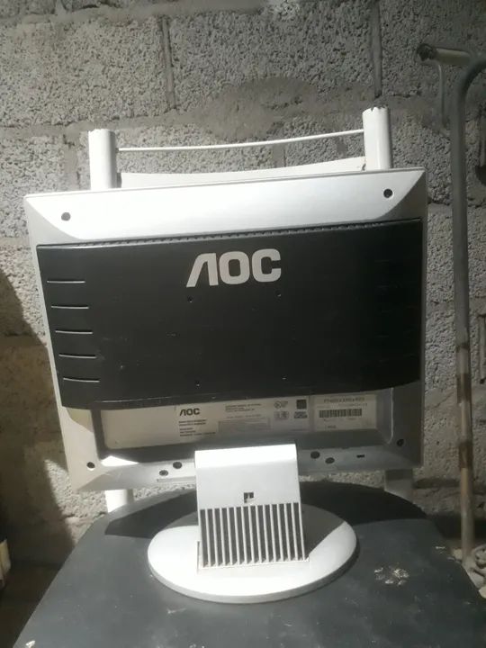 2 monitores para conserto ou retirada de peças  - Foto 4