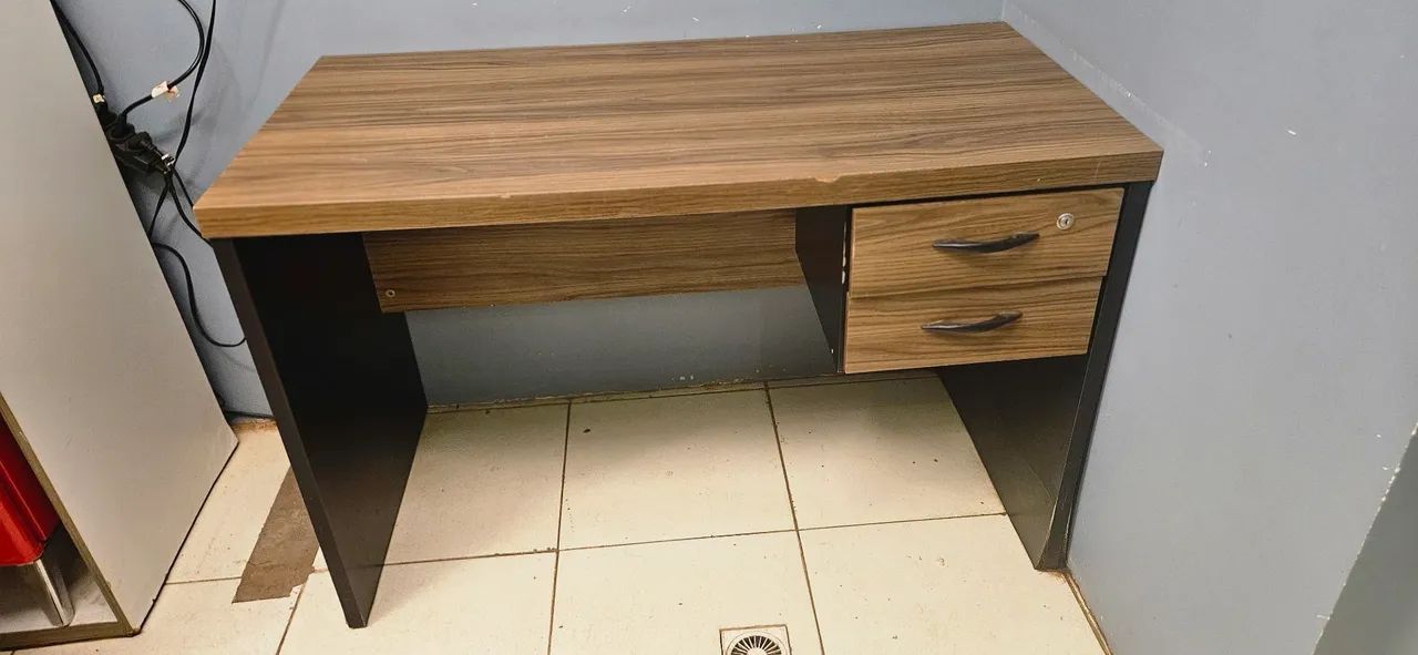 Mesa de Escritório com Gaveteiro - Foto 2