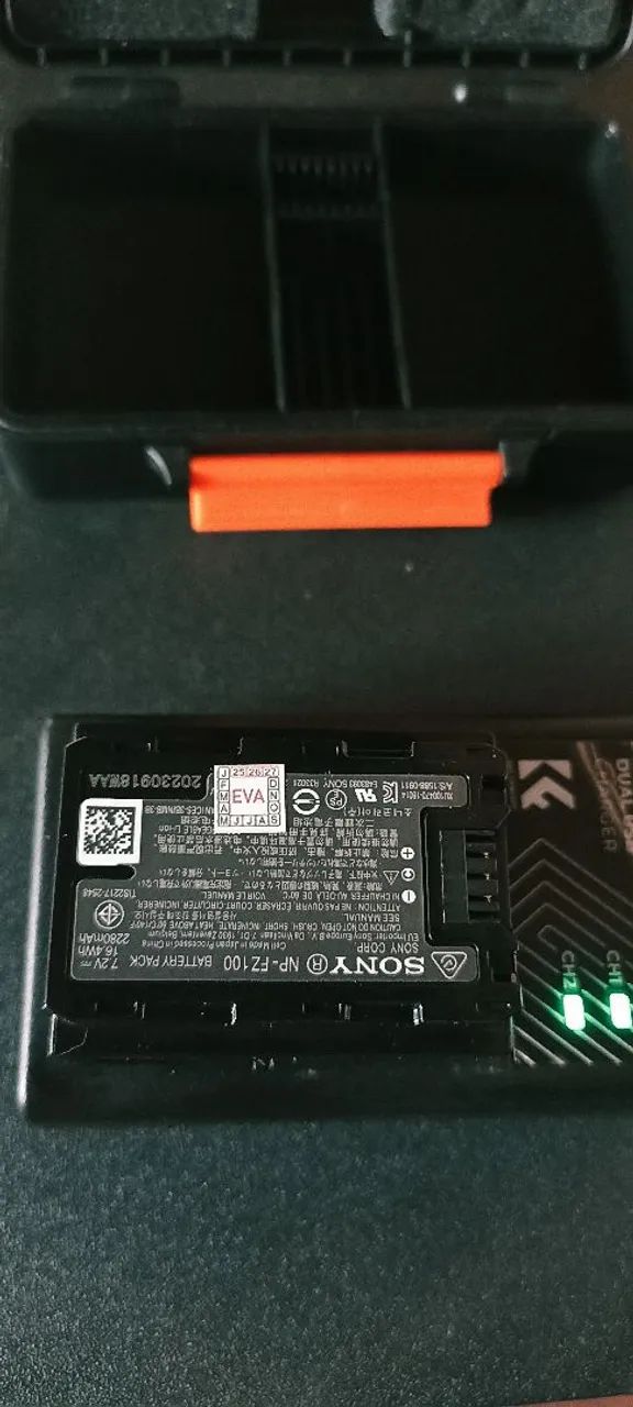 Kit bateria Sony marca Eva, + carregador k&f + cage bateria. Sony fx30 fx3 A7 A7III a6600  - Foto 4