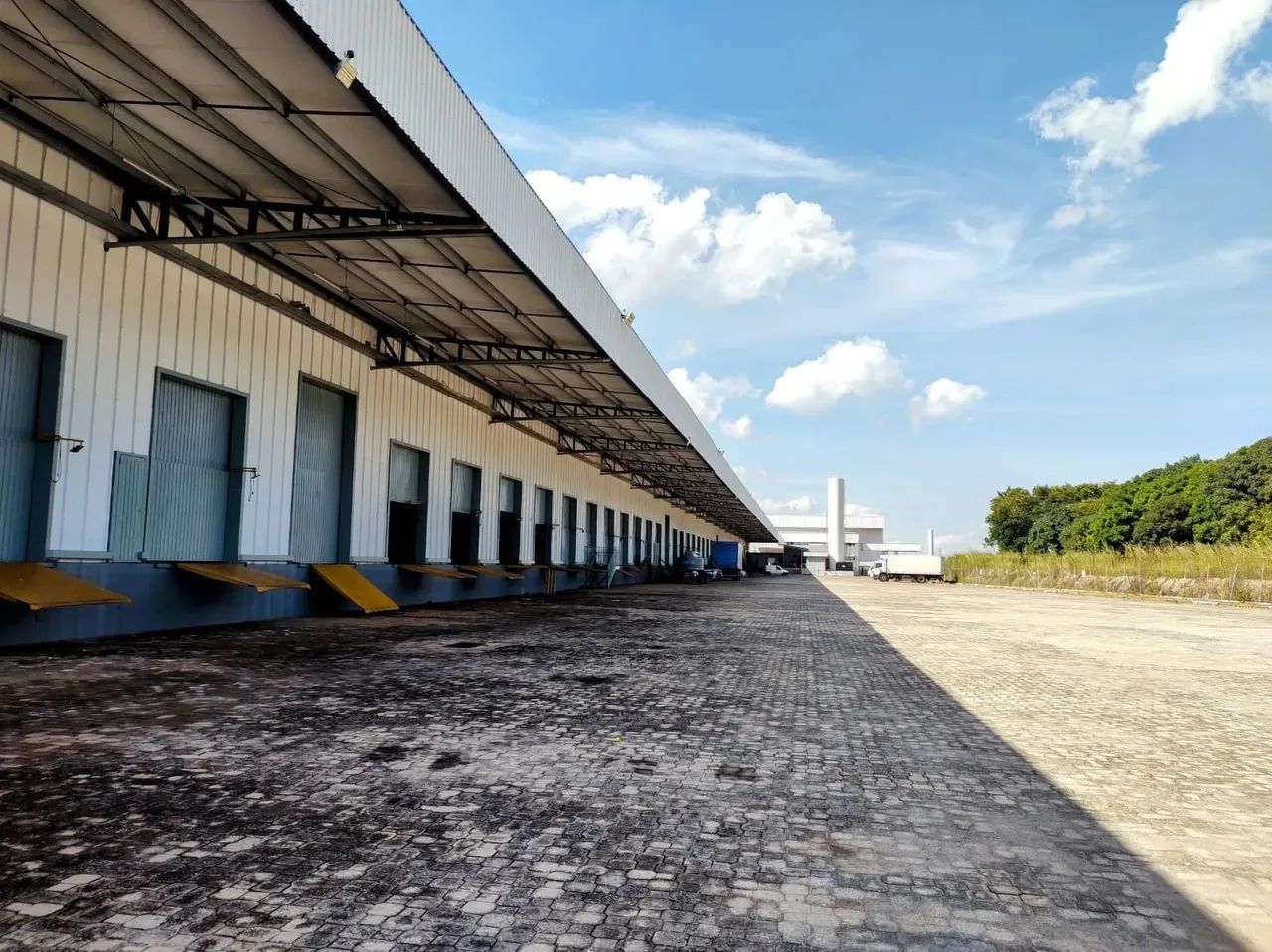Galpão Logístico 5.000m² para Locação na BR-040 | Condomínio Fechado, Pé-direito de 15m, D