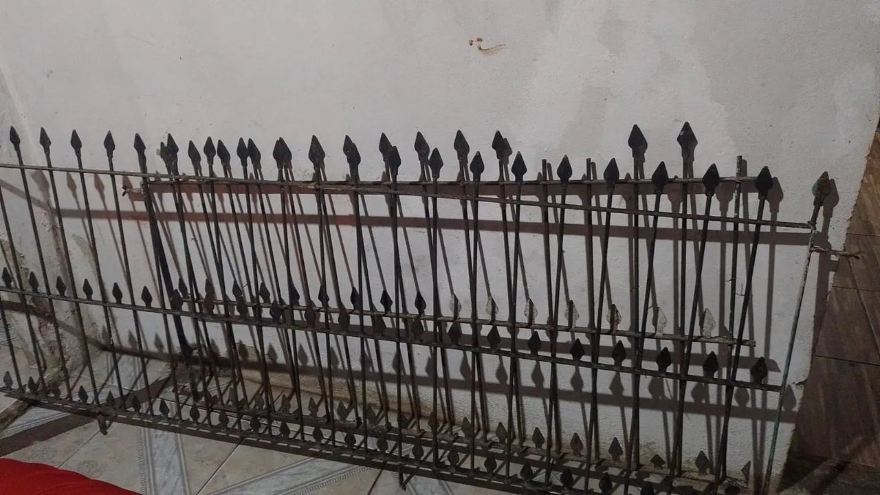 Grade de ferro toda nu ferro bom antigo 