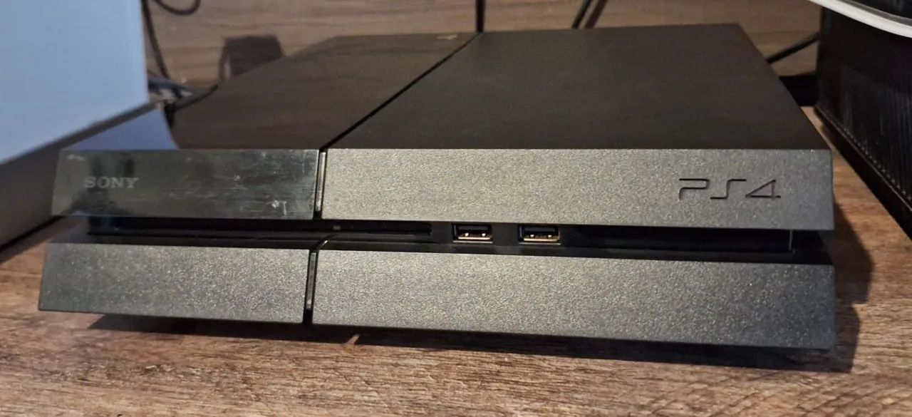 PlayStation 4 - Console