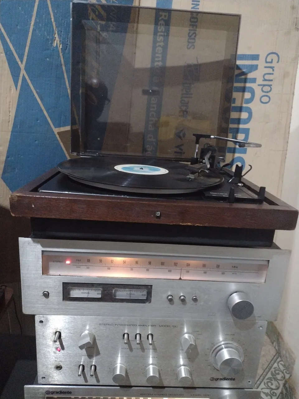 Tuner , amplificador, toca discos Garrard