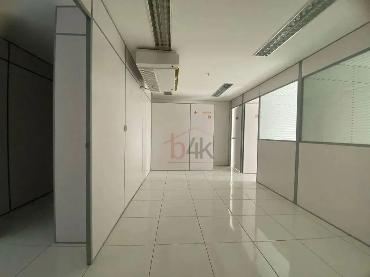 Salas comerciais unificadas com o total de 160m² para locação no Alto da Boa Vista/Santo A