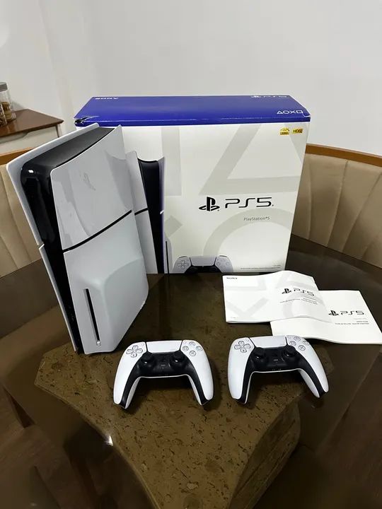 Playstation 5 1TB 2 controles! 