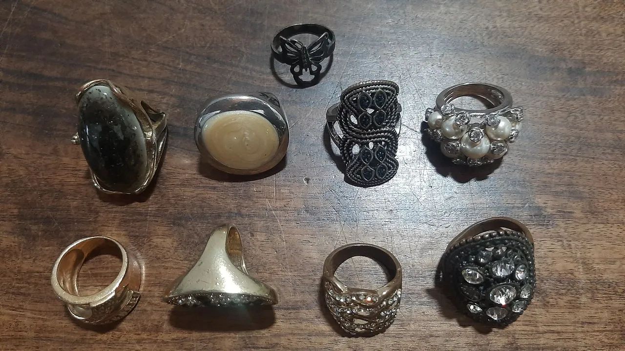 Conjunto Broches, Brincos e Aneis antigos  - Foto 6