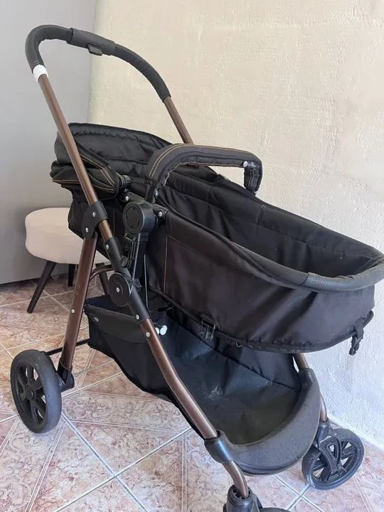 Carrinho de bebê completo com bebe conforto  - Foto 2