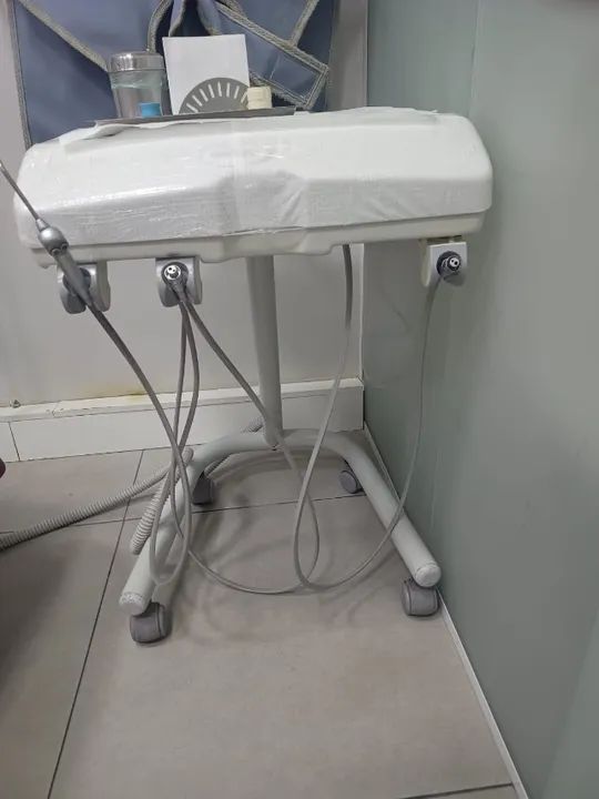 CADEIRA ODONTOLÓGICA GNATUS EM ÓTIMO ESTADO DE CONSERVAÇÃO - Foto 2