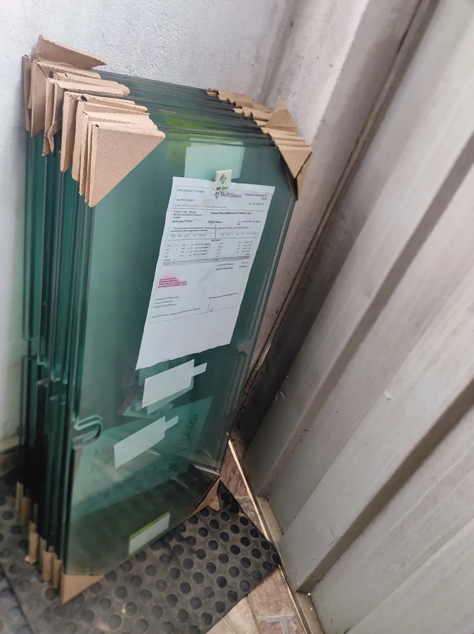 47 prateleiras de Vidro temperado novas R$20 CADA 