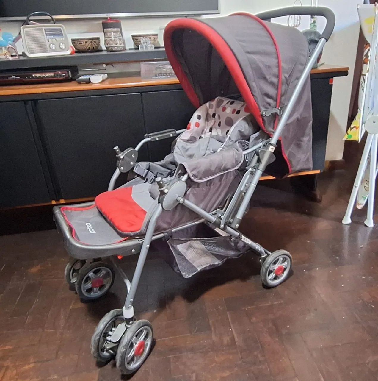Carrinho de bebê Cosco 