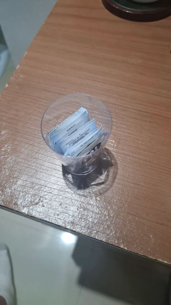 Copinho de plástico cheio de sal semi novo - Foto 3