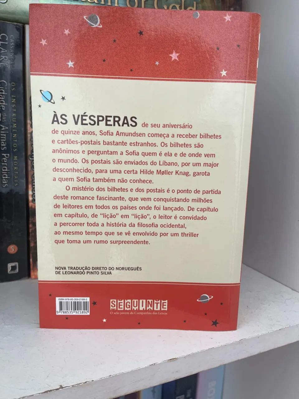 Livro O Mundo de Sofia - Jostein Gaarder - Foto 2