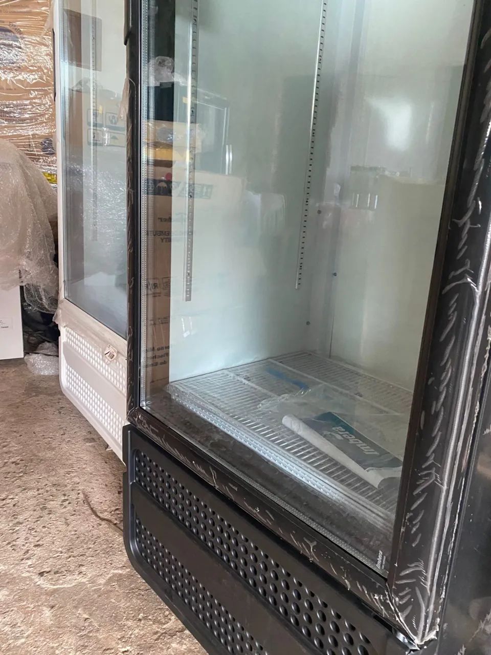 Expositora Refrigerada 453 Litros Imbera VRS16 Preta - Bivolt - Foto 6