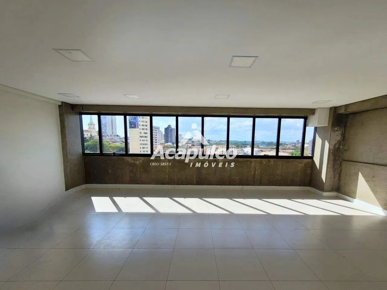 Sala à venda, no Centro em Americana/SP.