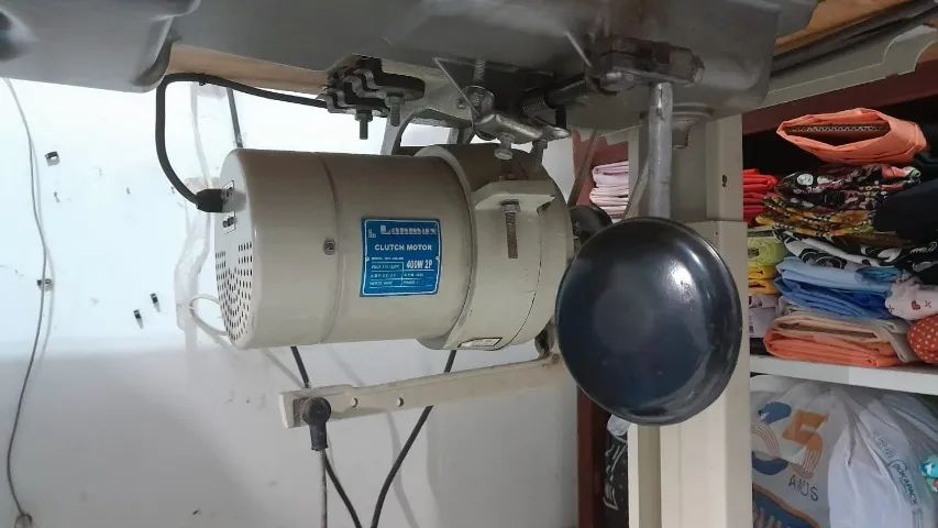 Máquina de Costura Reta Industrial - Perfeita para costura pesada e suave - Foto 2