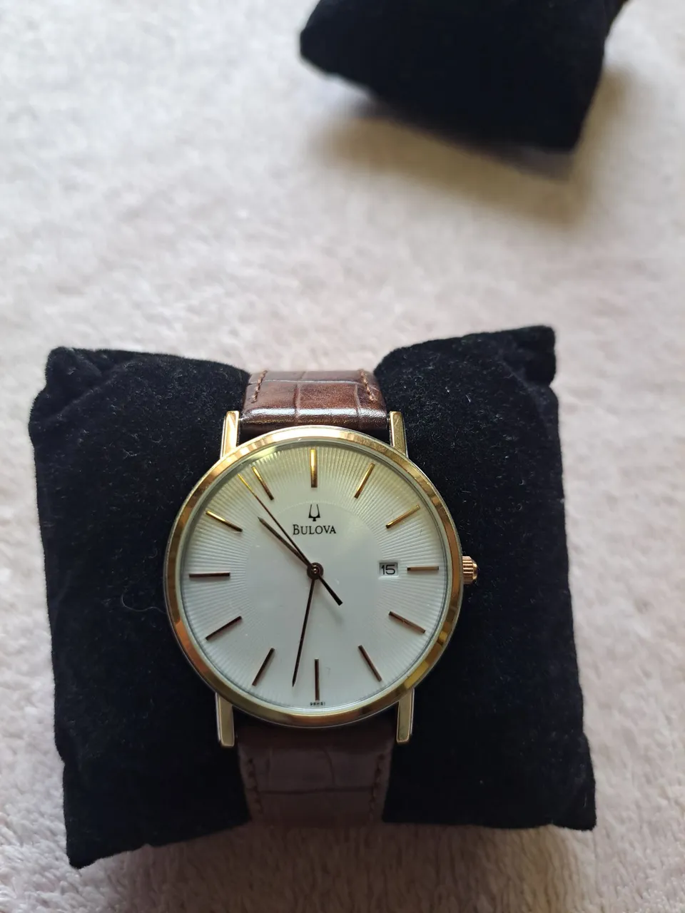 Relógio Bulova Dourado Clássico - Elegância no Seu Pulso!