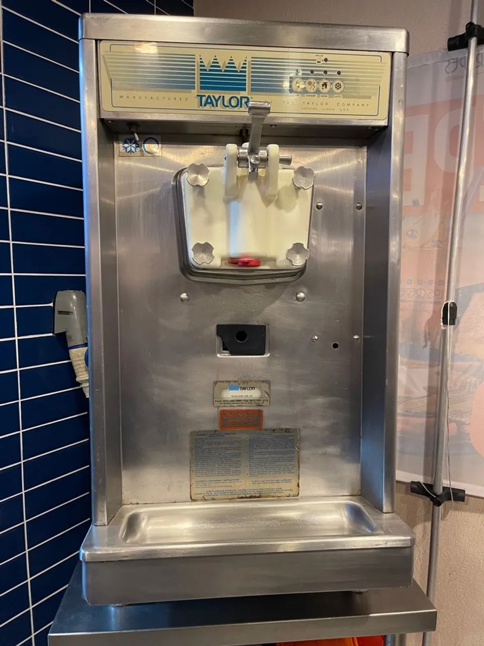 Máquina de Sorvete Taylor - Usada em Excelente Estado