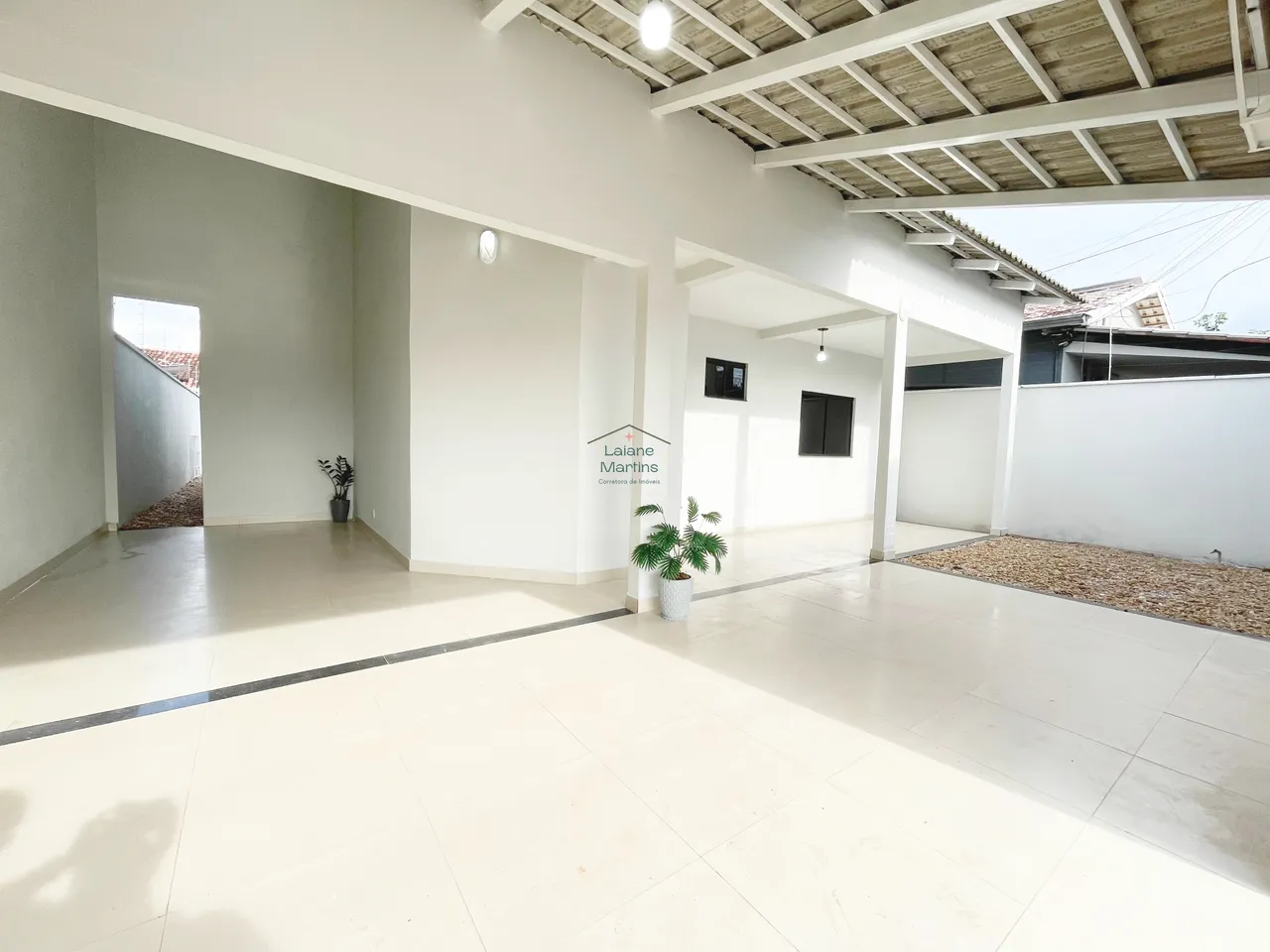 Casa à venda na 404 norte - 3 quartos (uma suíte) - piscina e churrasqueira